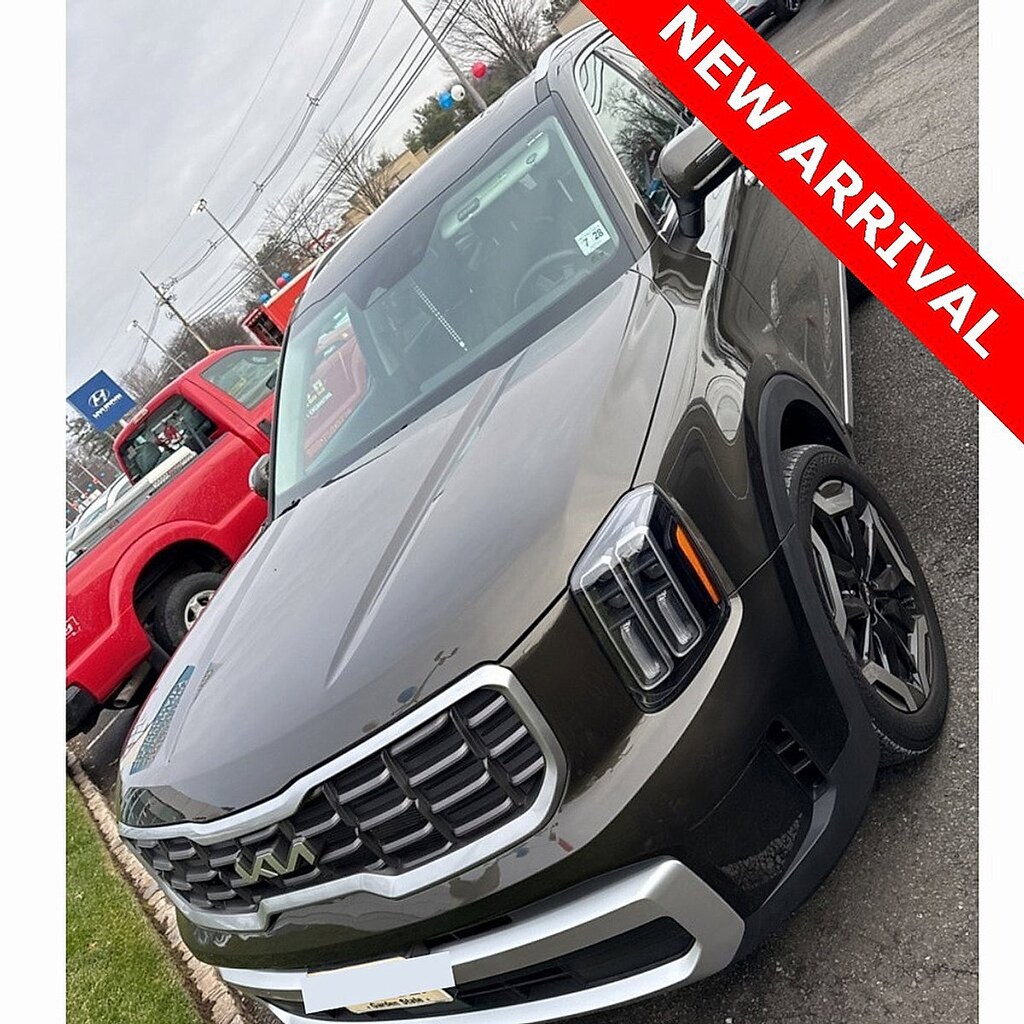 Used 2024 Kia Telluride S SUV