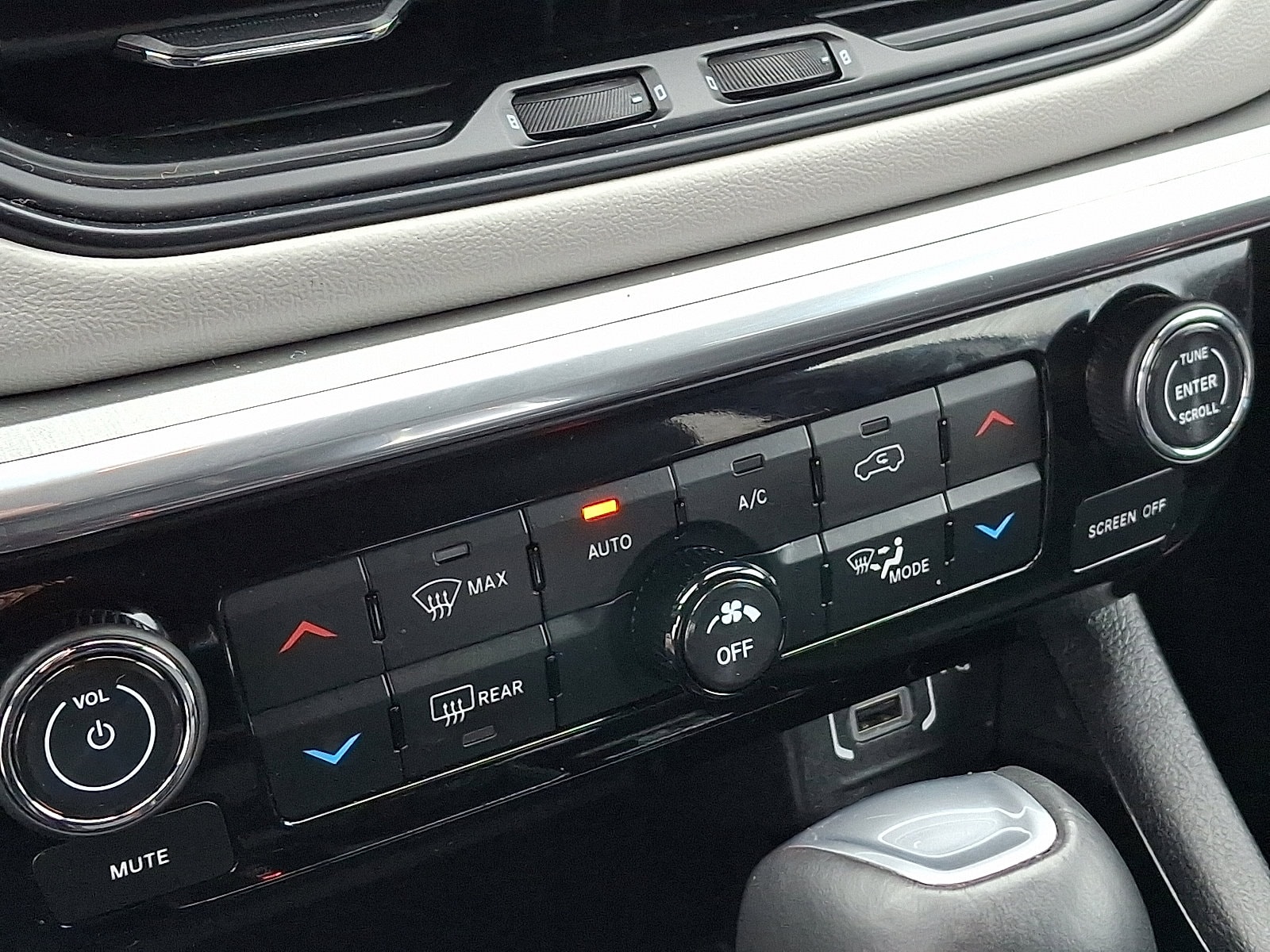 2024 Jeep Compass Limited - Photo 16