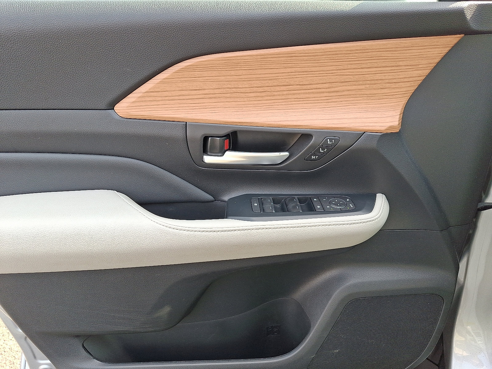 2024 Toyota Grand Highlander Limited - Photo 13