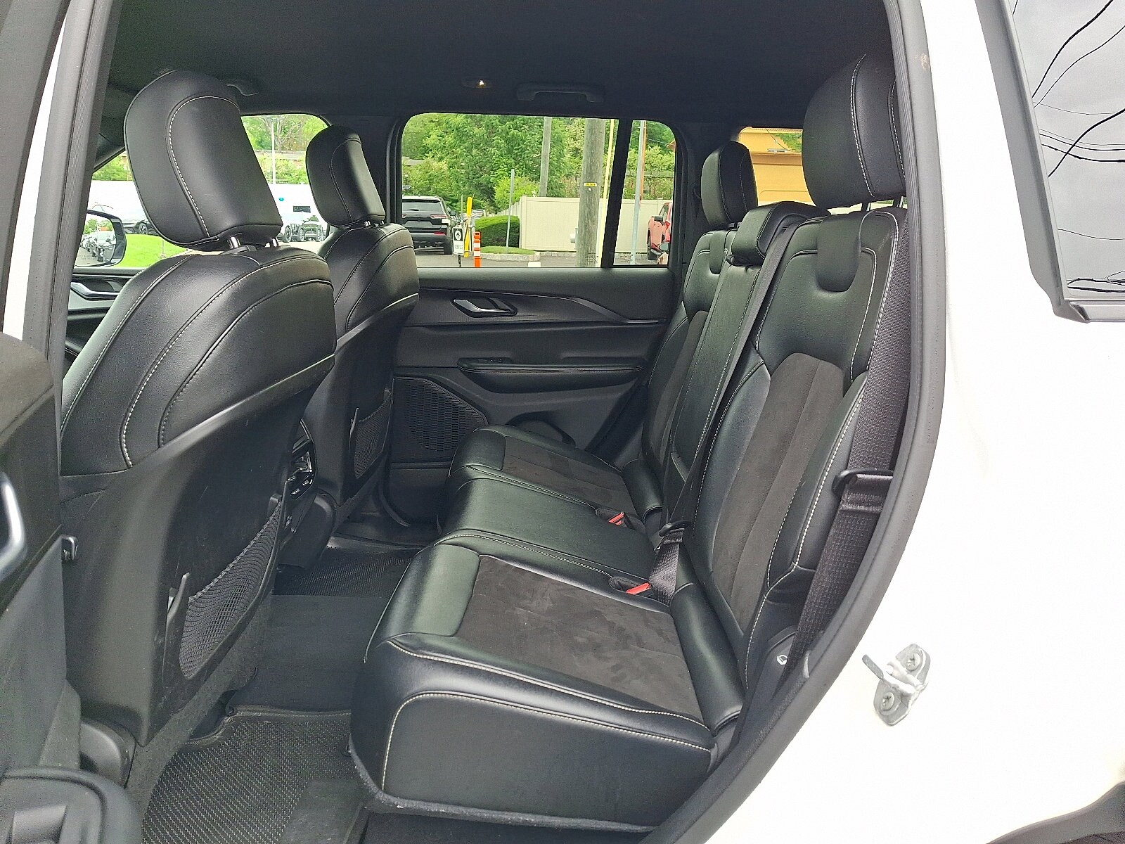 2023 Jeep Grand Cherokee Altitude - Photo 11
