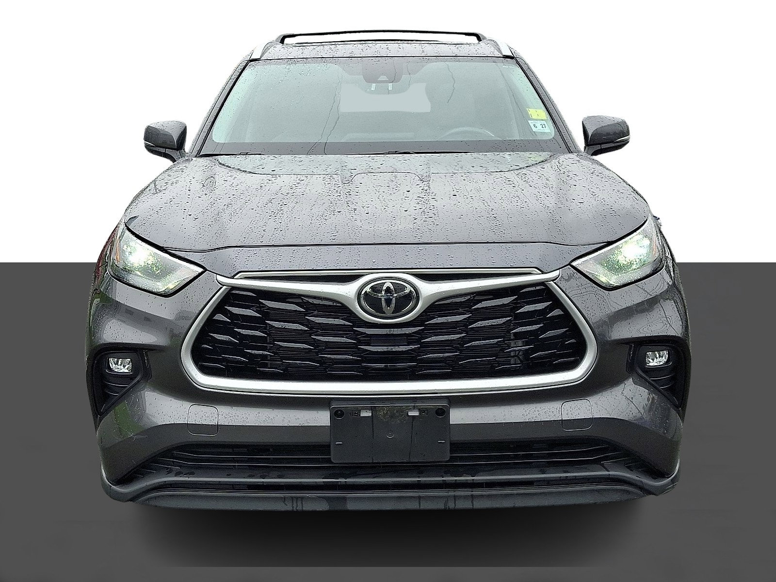 Used 2022 Toyota Highlander XLE with VIN 5TDGZRBH0NS221405 for sale in Plainfield, NJ