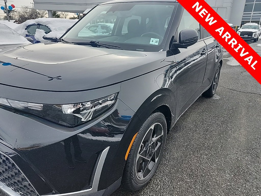 2023 Kia Soul EX's photo