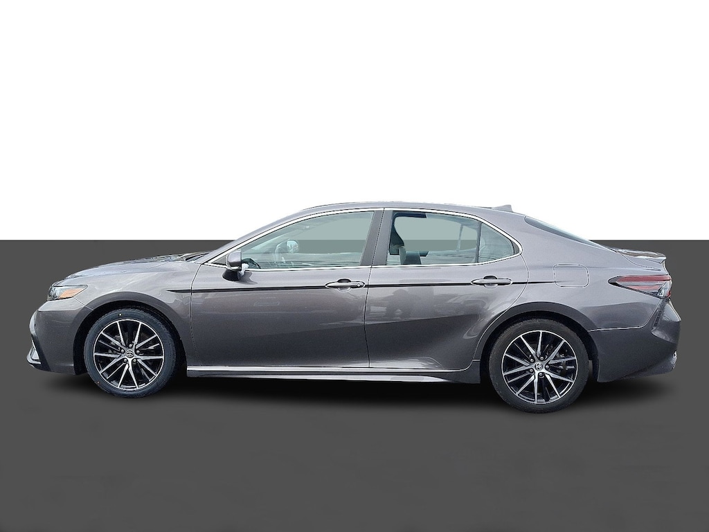 Used 2021 Toyota Camry SE Sedan