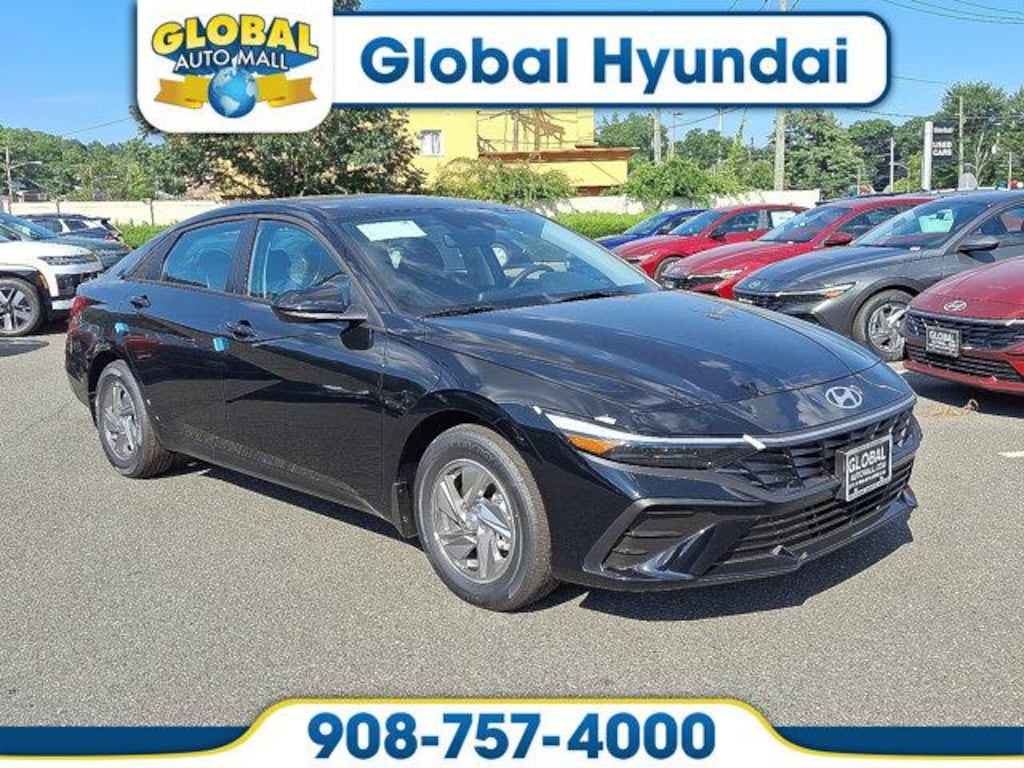 New 2025 Hyundai Elantra SE Sedan