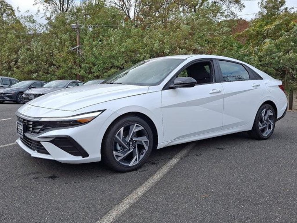New 2025 Hyundai Elantra SEL Sport Sedan