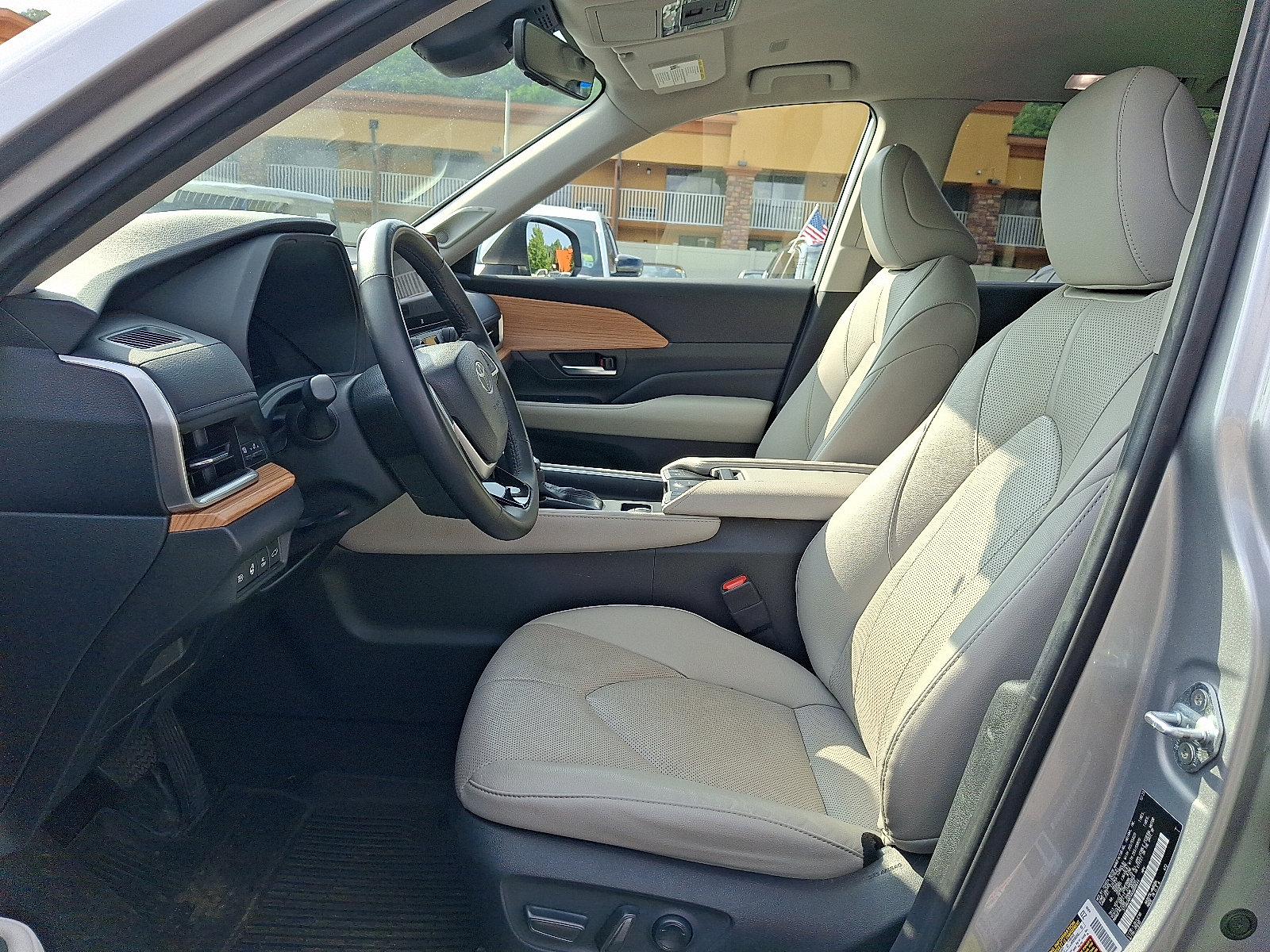 2024 Toyota Grand Highlander Limited - Photo 14