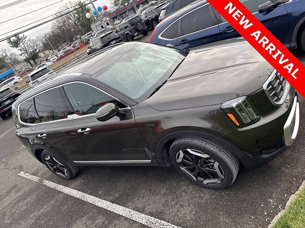 Used 2024 Kia Telluride S SUV