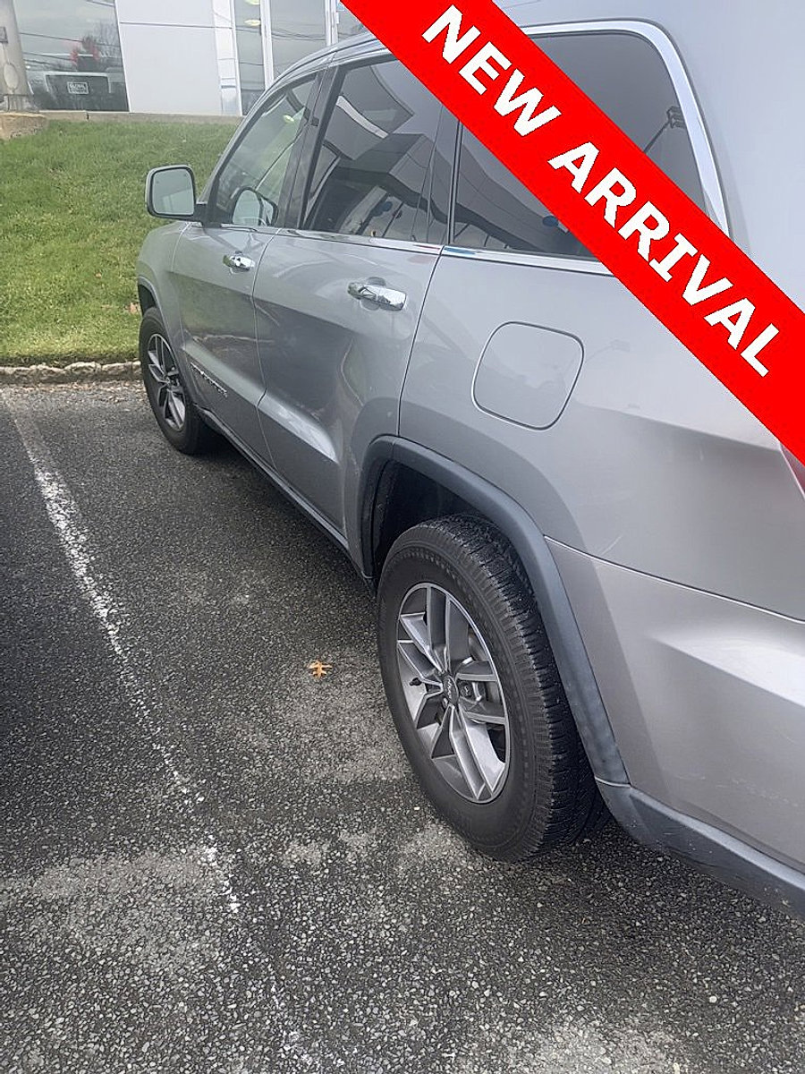 2017 Jeep Grand Cherokee Limited's photo