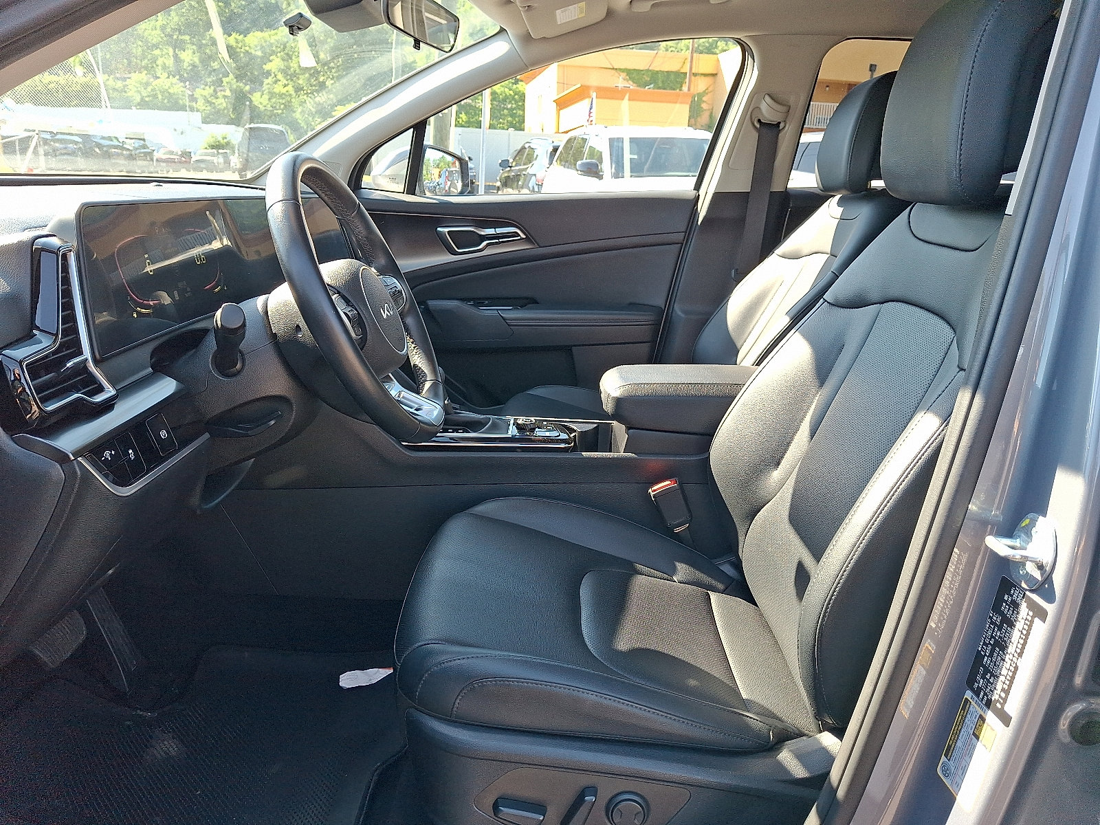 2024 Kia Sportage EX - Photo 14