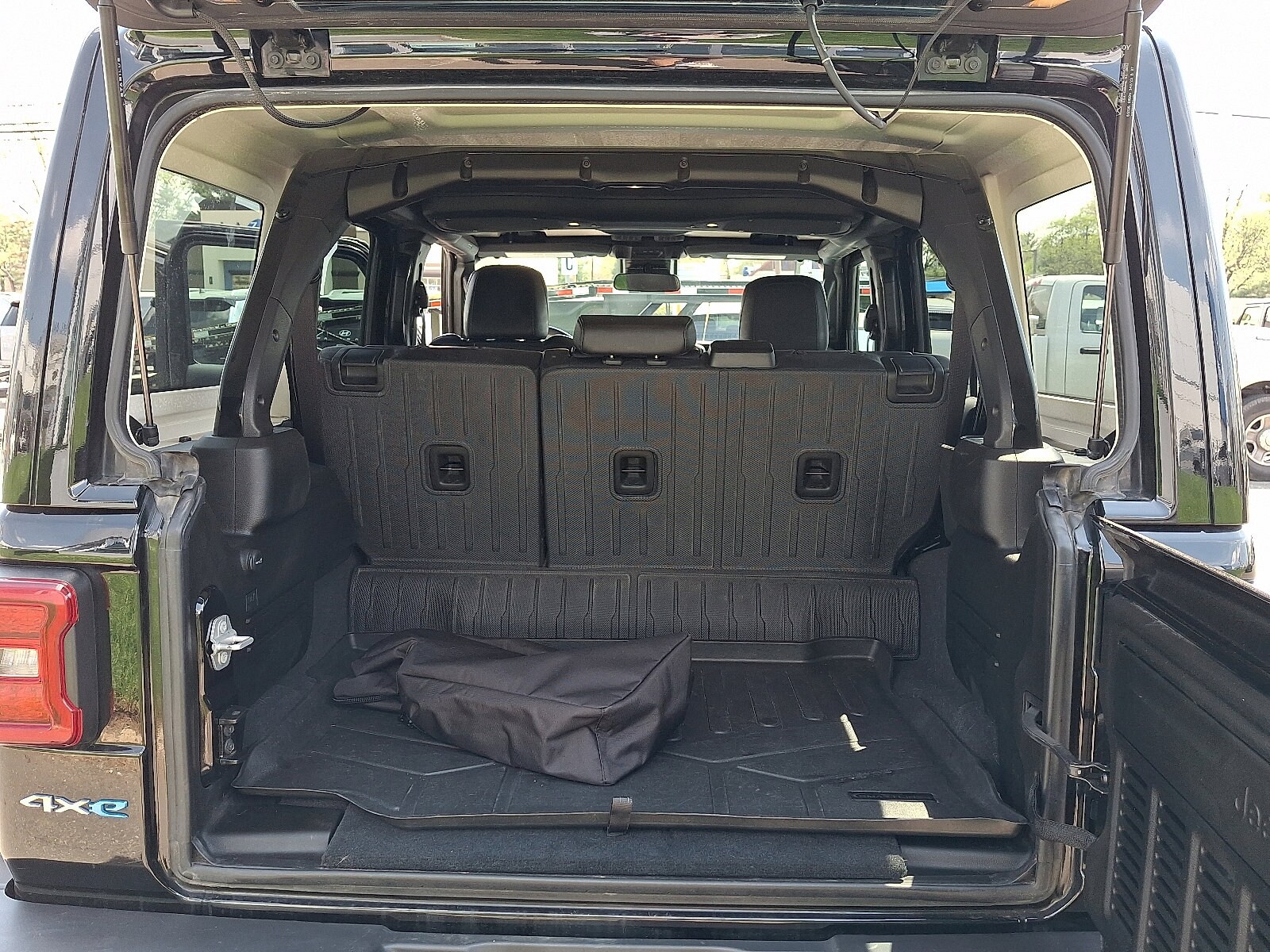 2024 Jeep Wrangler 4xe Sahara 4XE - Photo 29