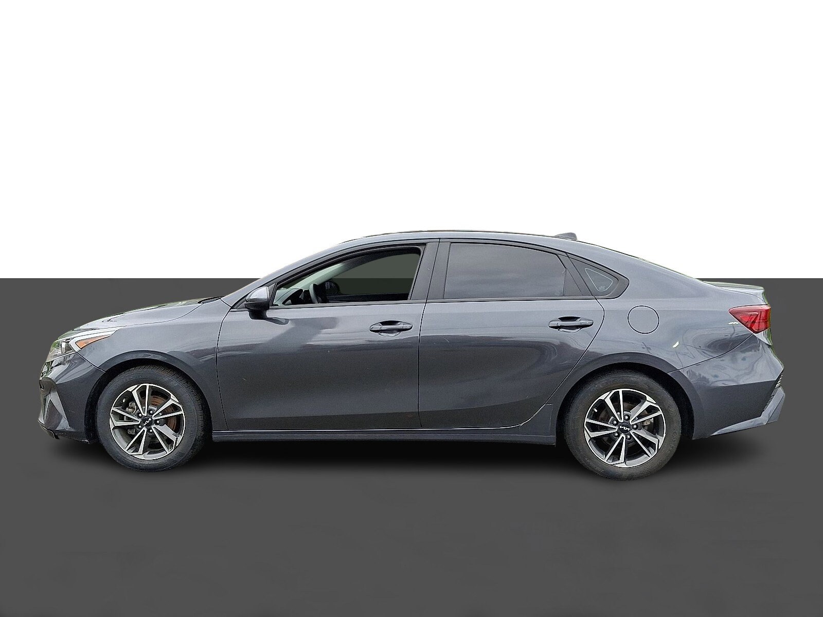 2023 Kia Forte LXS photo 4