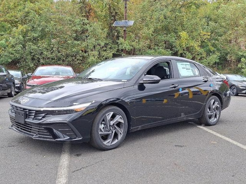 New 2025 Hyundai Elantra SEL Sport Sedan