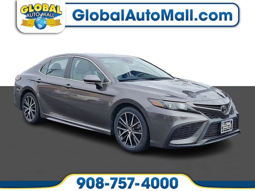 Used 2021 Toyota Camry SE Sedan