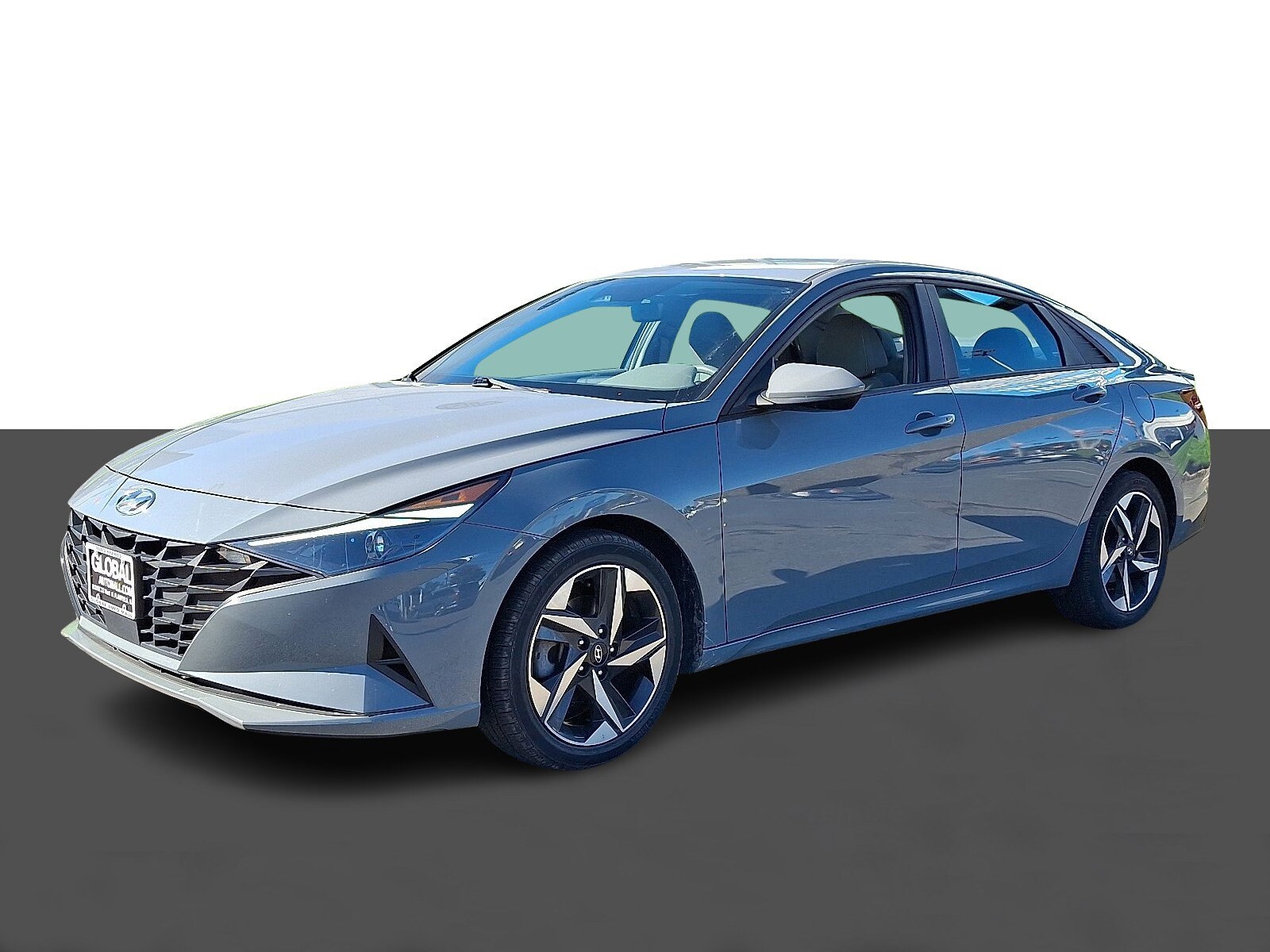 2023 Hyundai Elantra SEL photo 3