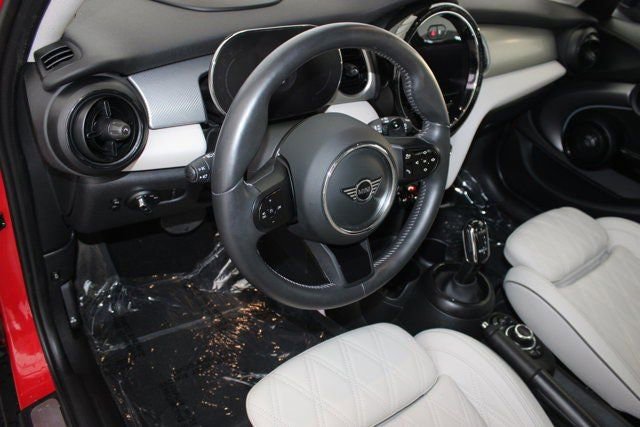 2024 Mini Cooper 4 Door Hardtop S Iconic photo 4