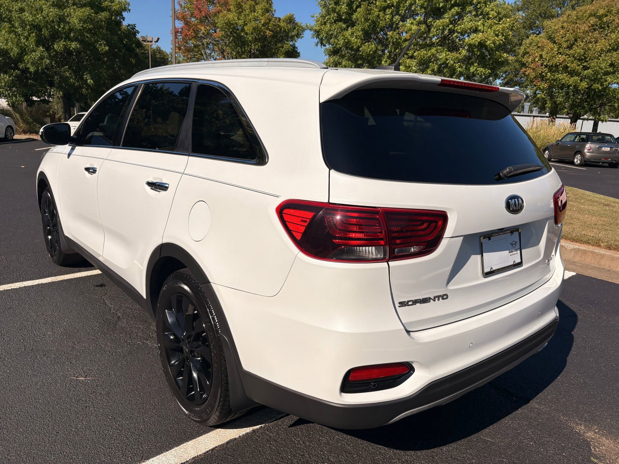 2020 Kia Sorento EX photo 2