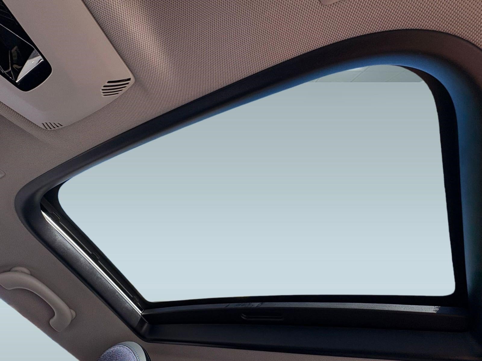 2026 MINI Hardtop 2 Door - Photo 15