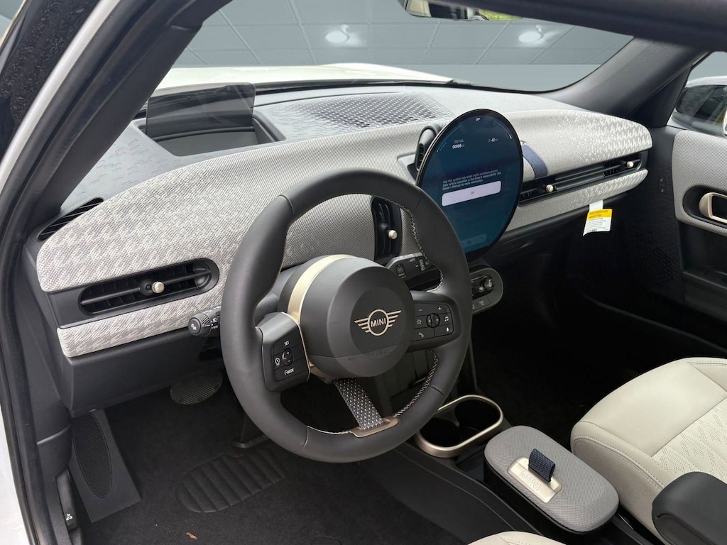 New 2025 MINI Hardtop 4 Door Signature Plus Hatchback