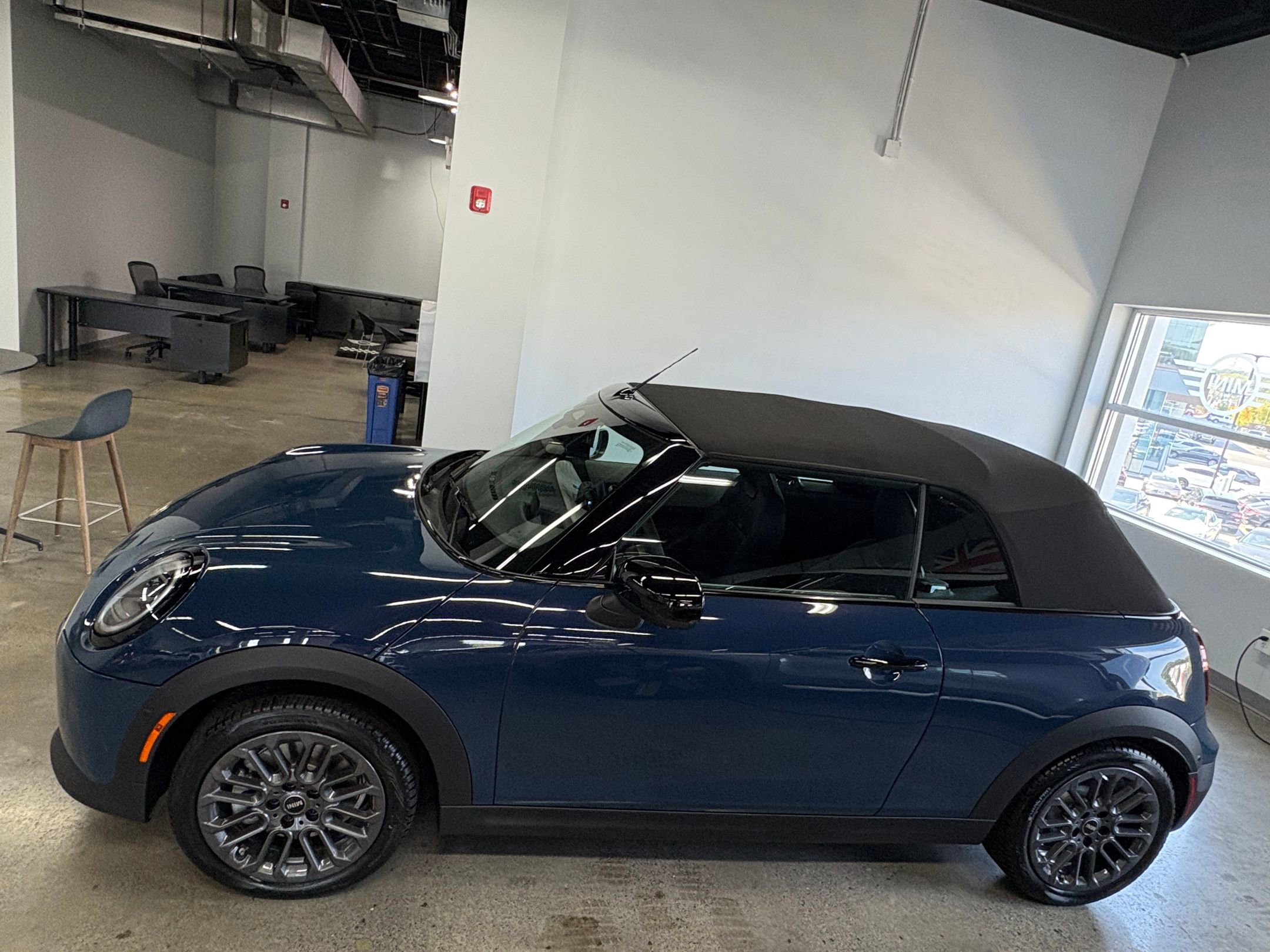 2026 Mini Cooper Convertible Iconic photo 2