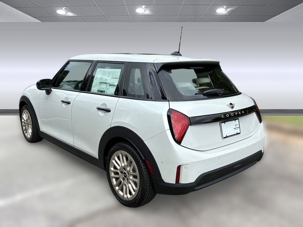 New 2025 MINI Hardtop 4 Door Signature Plus Hatchback