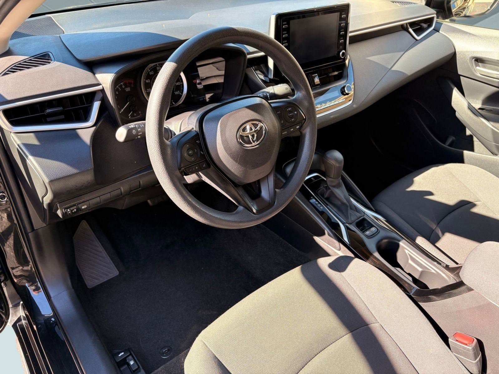 2020 Toyota Corolla LE photo 4