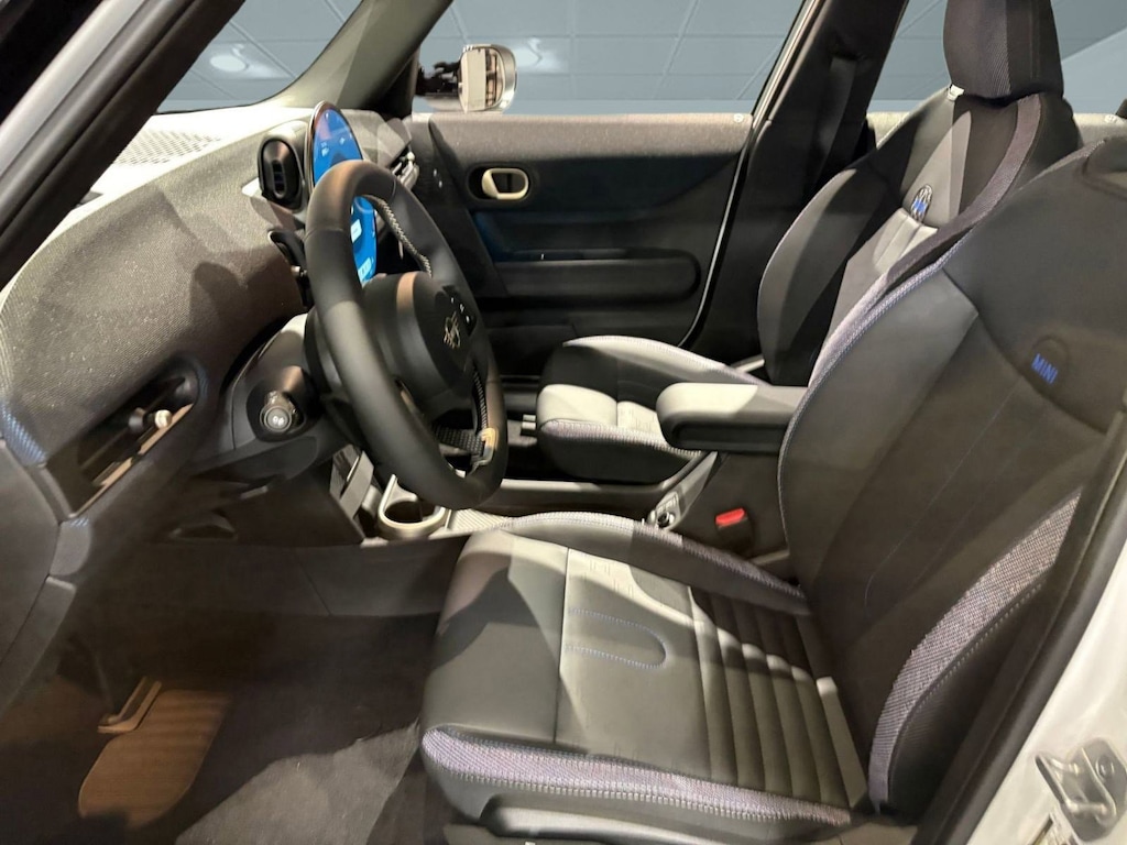 New 2026 MINI 4 Door Signature Plus Hatchback