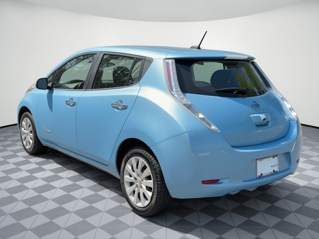 Used 2015 Nissan LEAF S Hatchback