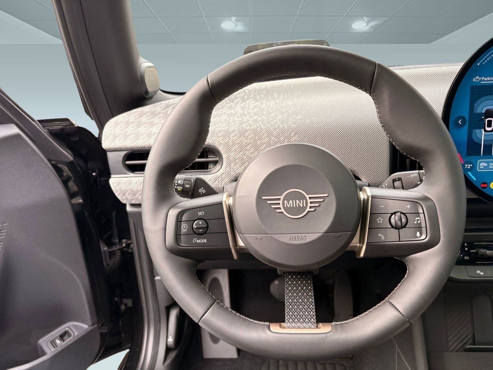 2026 MINI Hardtop 2 Door - Photo 16