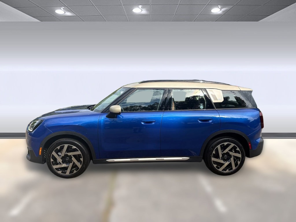 New 2025 MINI Countryman Signature Plus SUV
