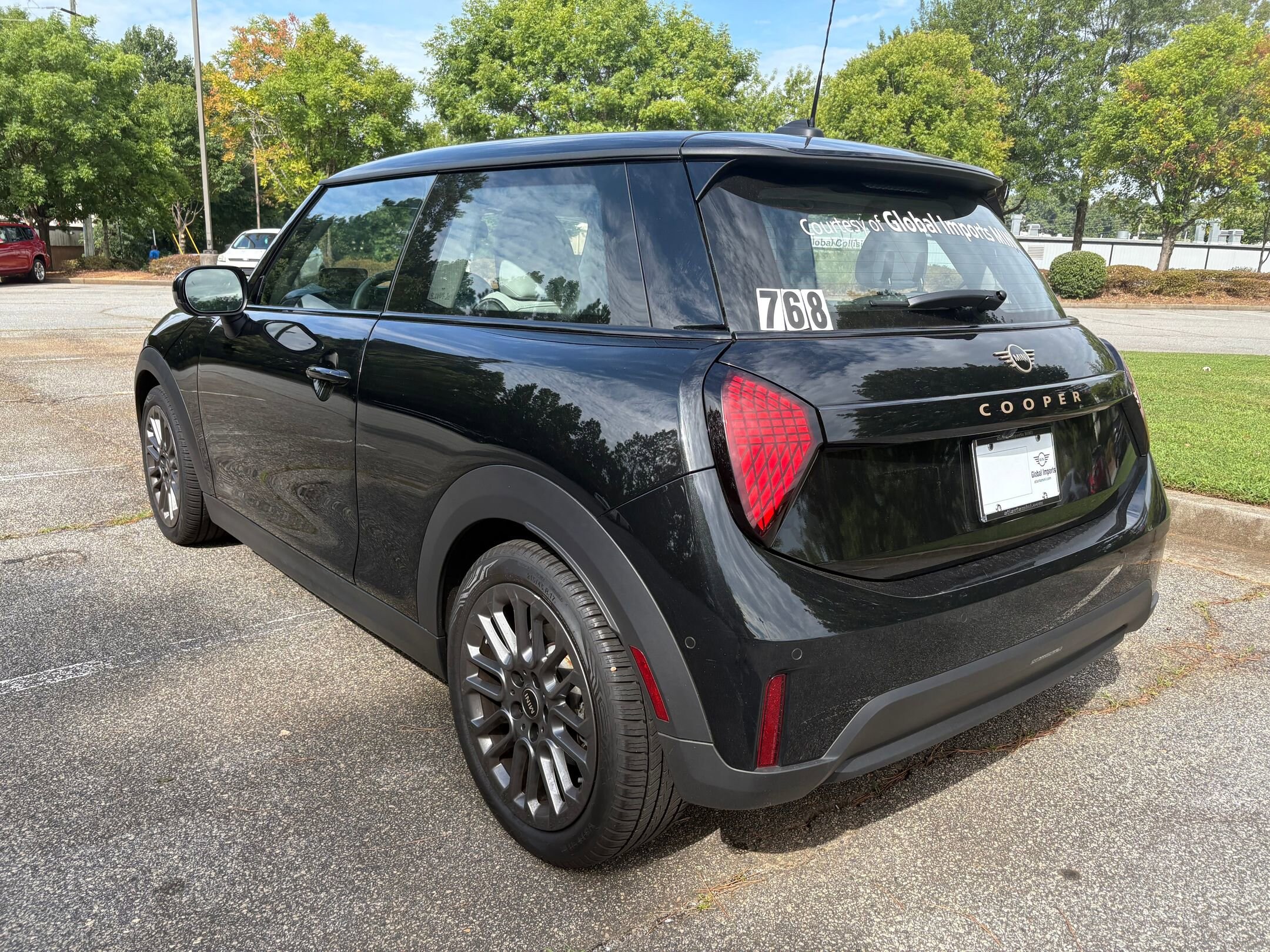 2025 Mini Cooper 2 Door Hardtop Signature photo 2