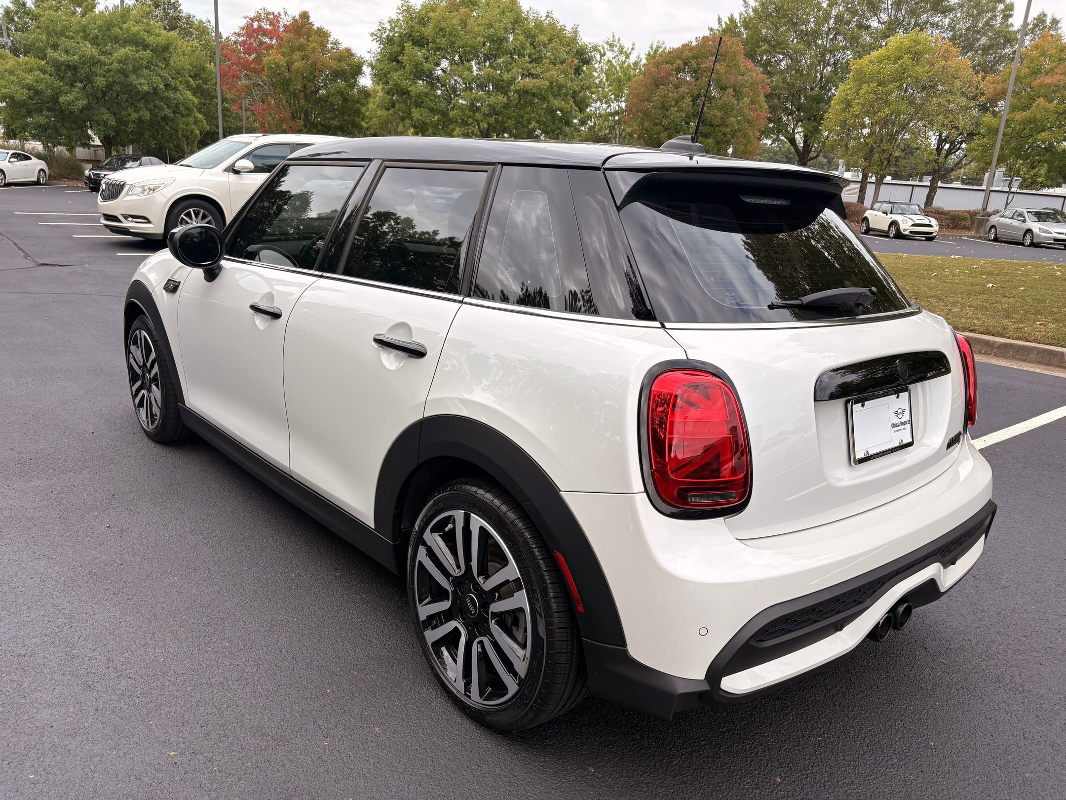 2024 Mini Cooper 4 Door Hardtop S photo 2