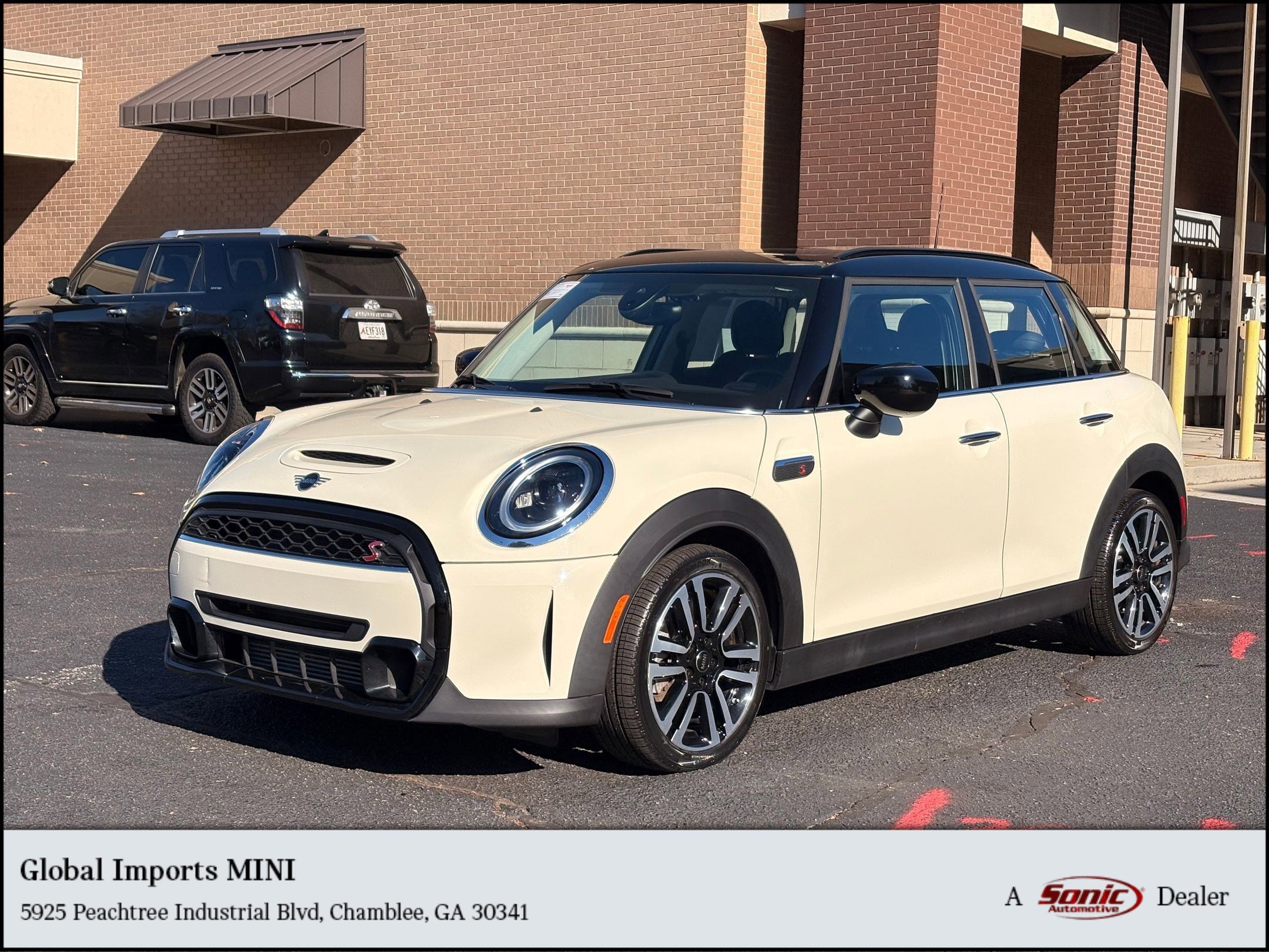 2023 MINI Hardtop 4 Door S's photo