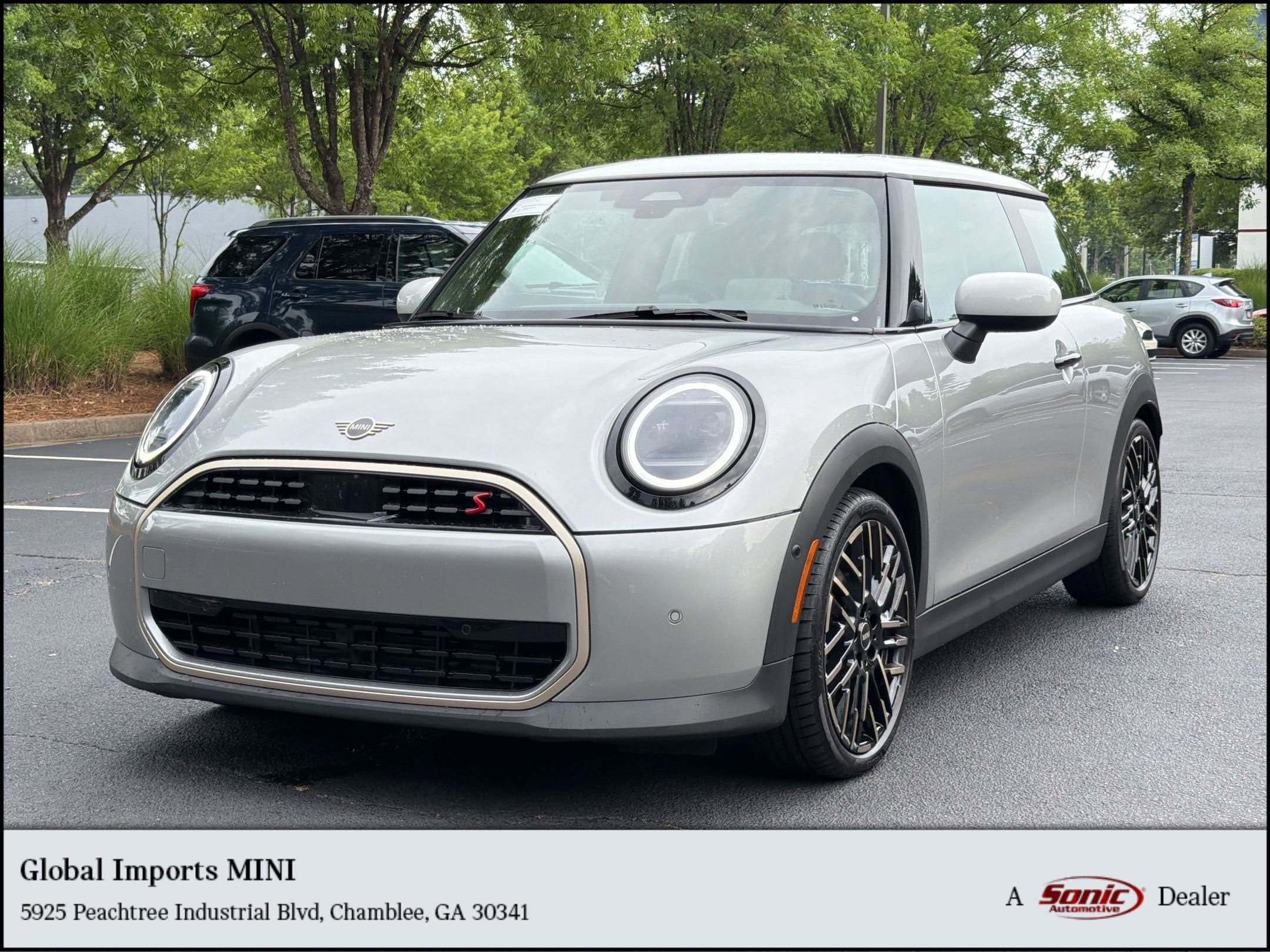 2025 MINI Hardtop Cooper S Signature's photo