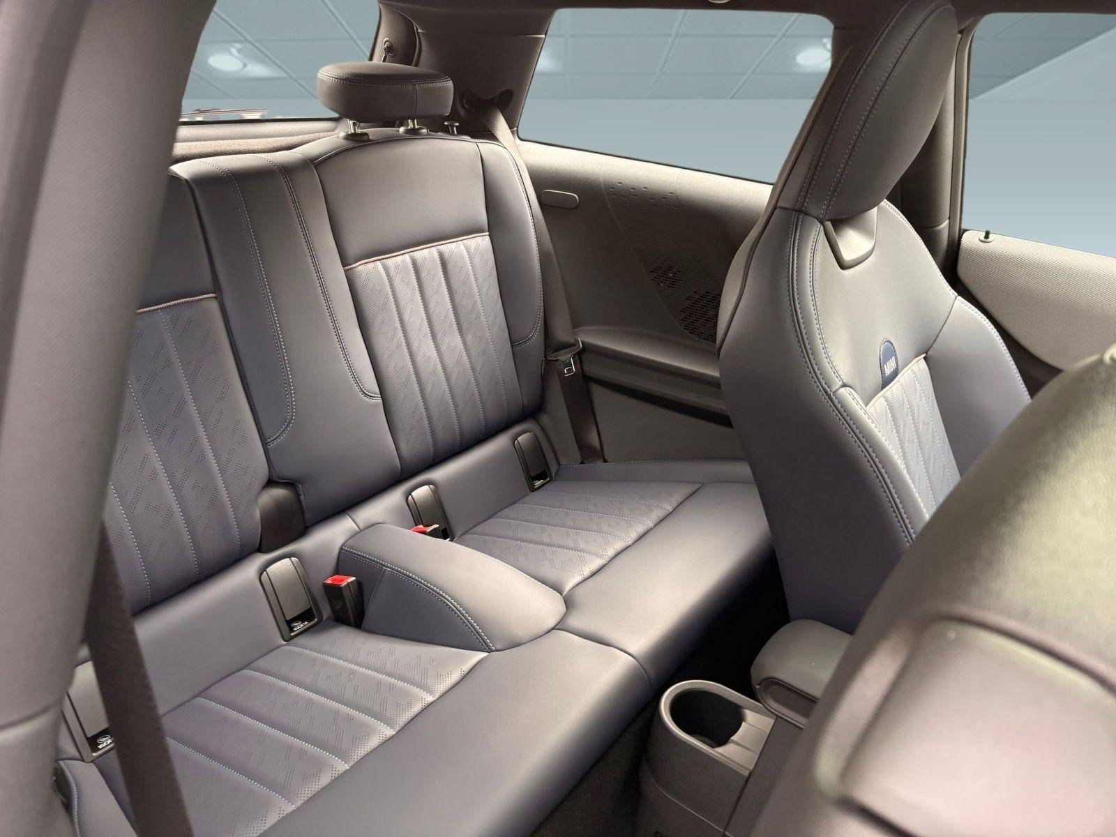 2026 MINI Hardtop 2 Door - Photo 25