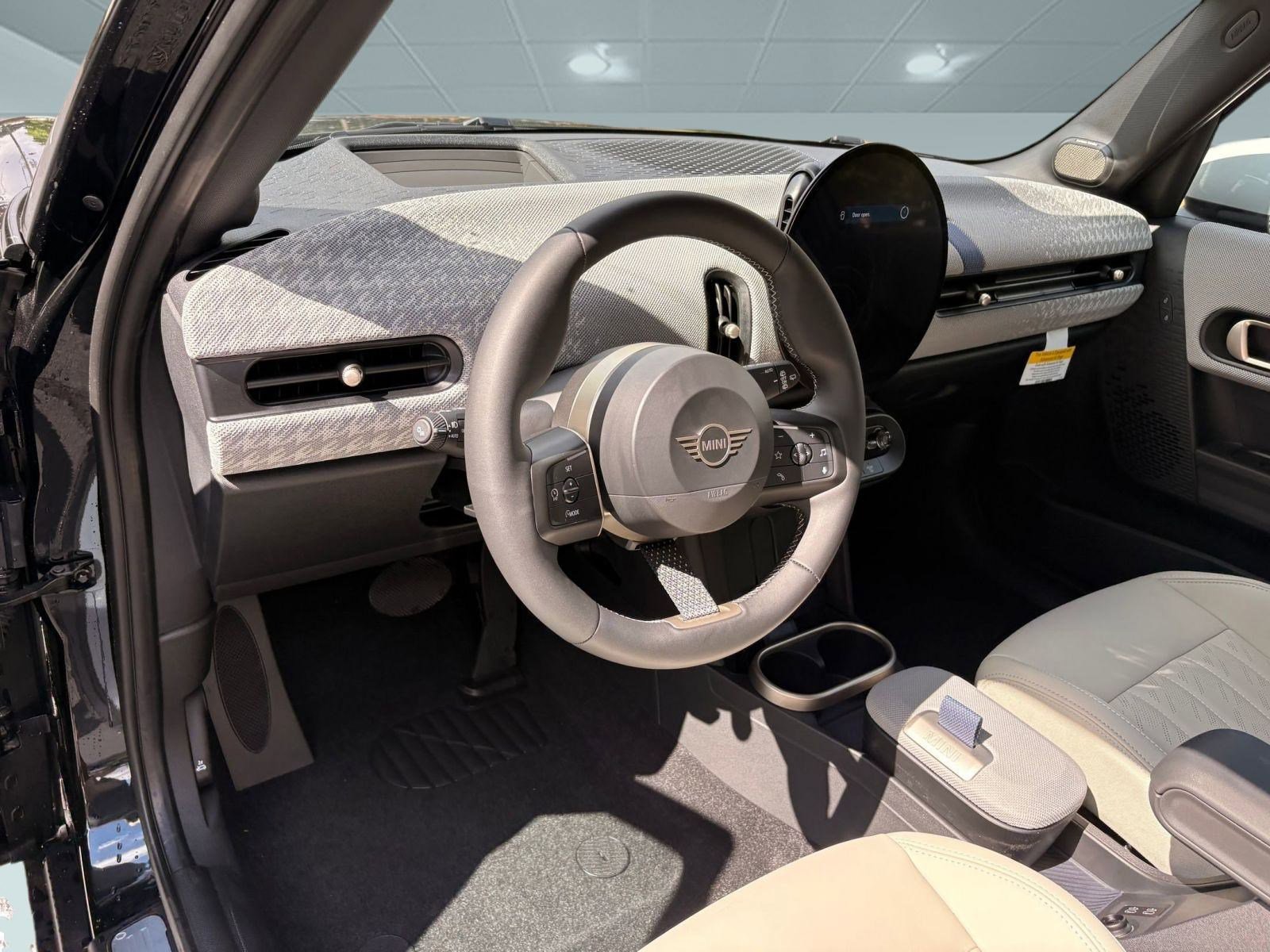 2026 Mini Cooper S 4 Door Iconic photo 4