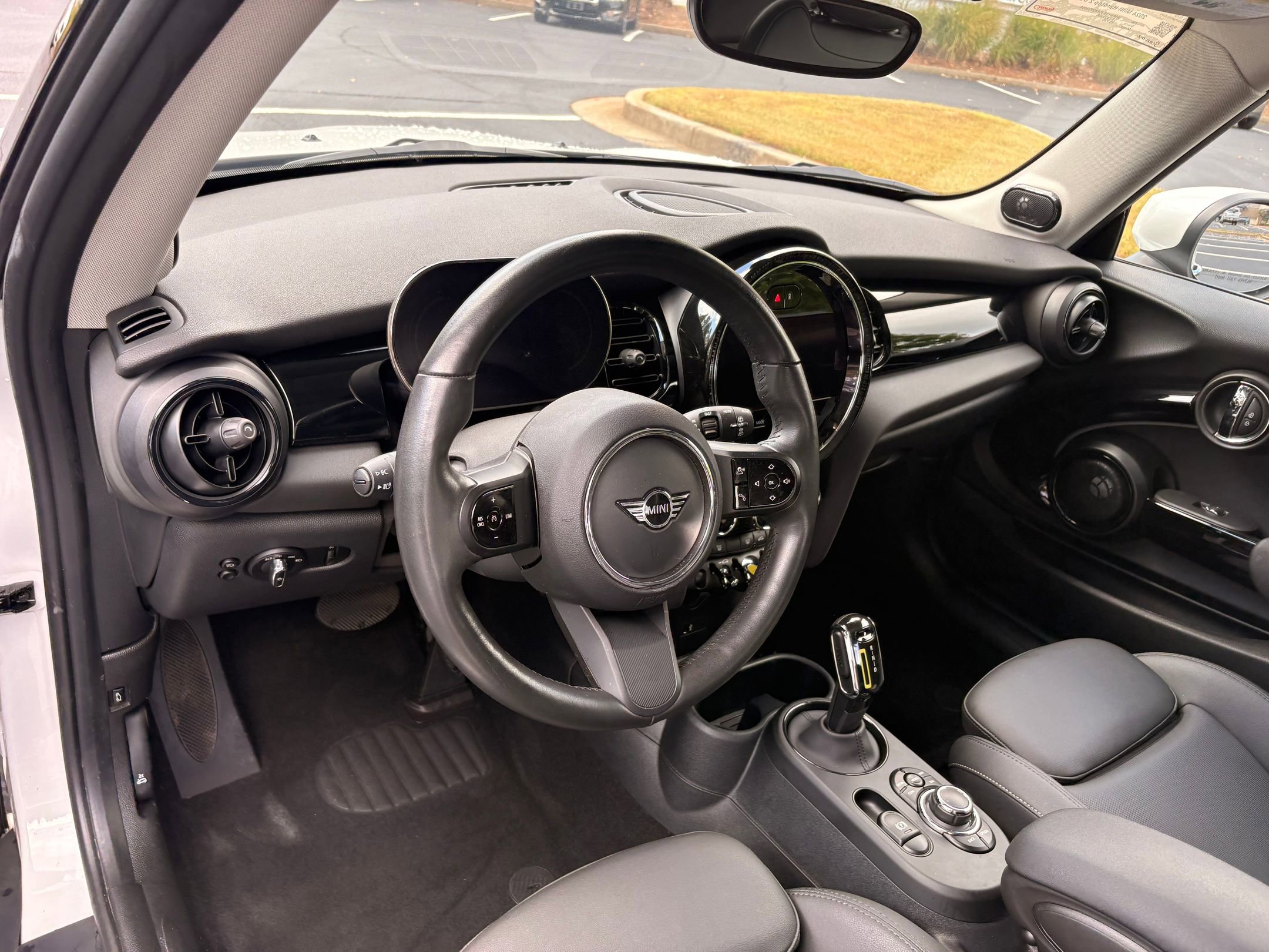 2024 Mini Cooper 2 Door Hardtop photo 3