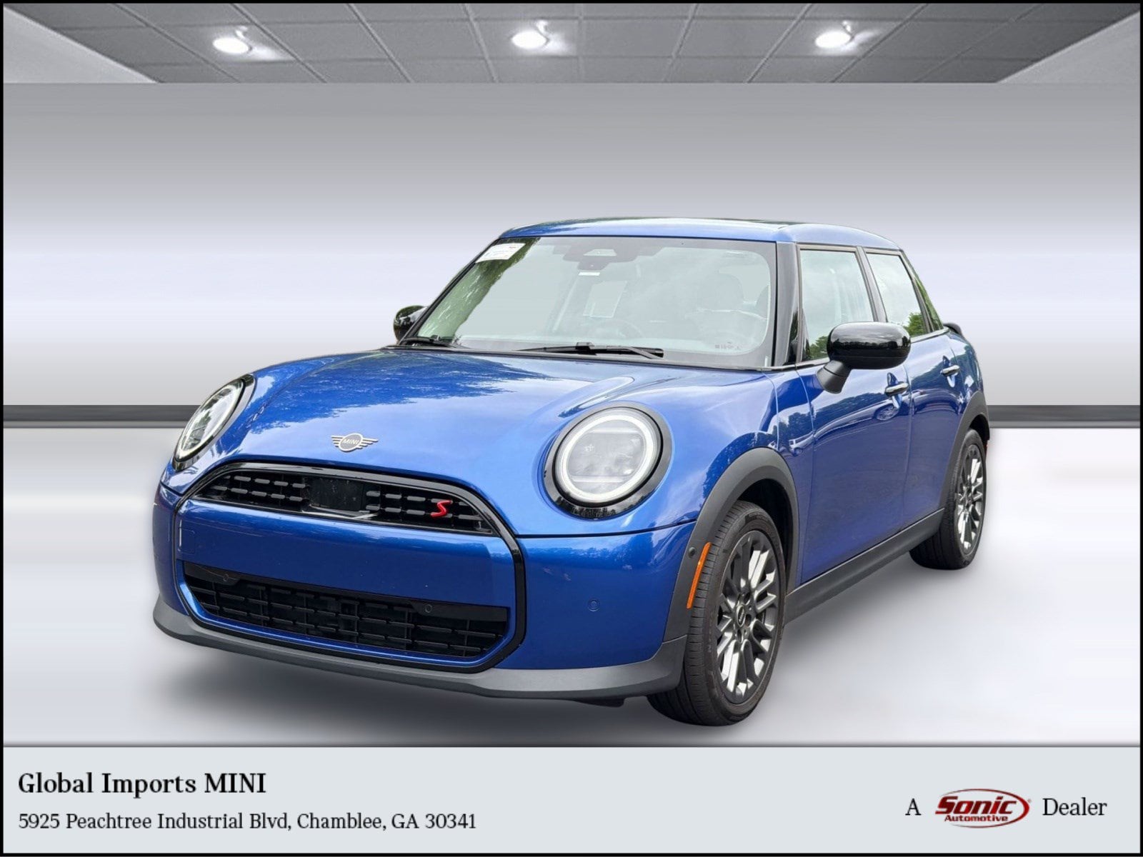 2025 MINI Hardtop Cooper S Signature's photo