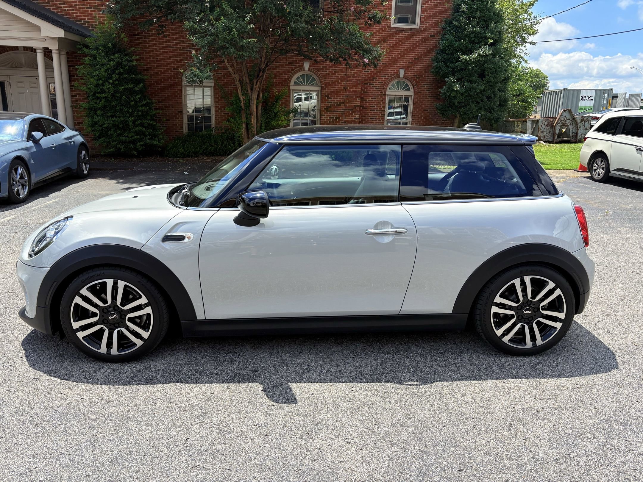 Used 2021 MINI Hardtop 2 Door SE with VIN WMWXP3C05M2N33640 for sale in Charlotte, NC