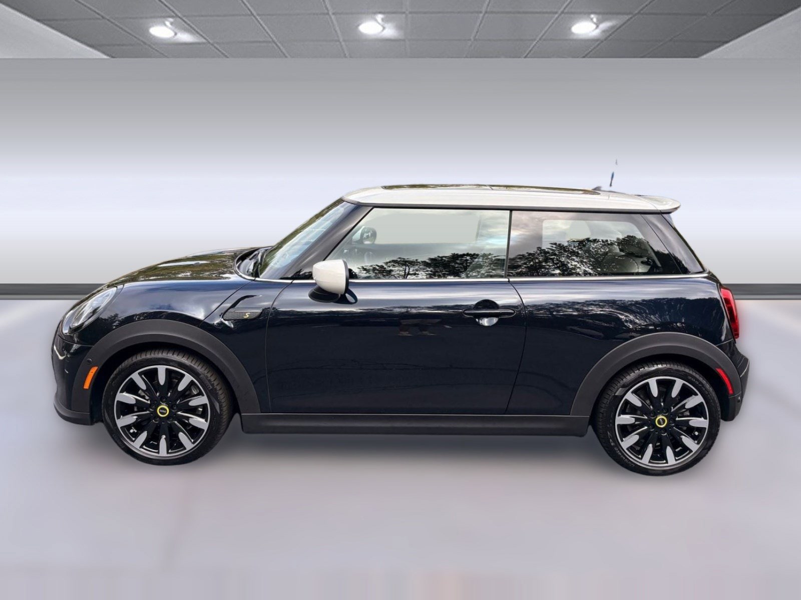 Used 2024 MINI Hardtop 2 Door SE with VIN WMW13DJ0XR2V22750 for sale in Chamblee, GA