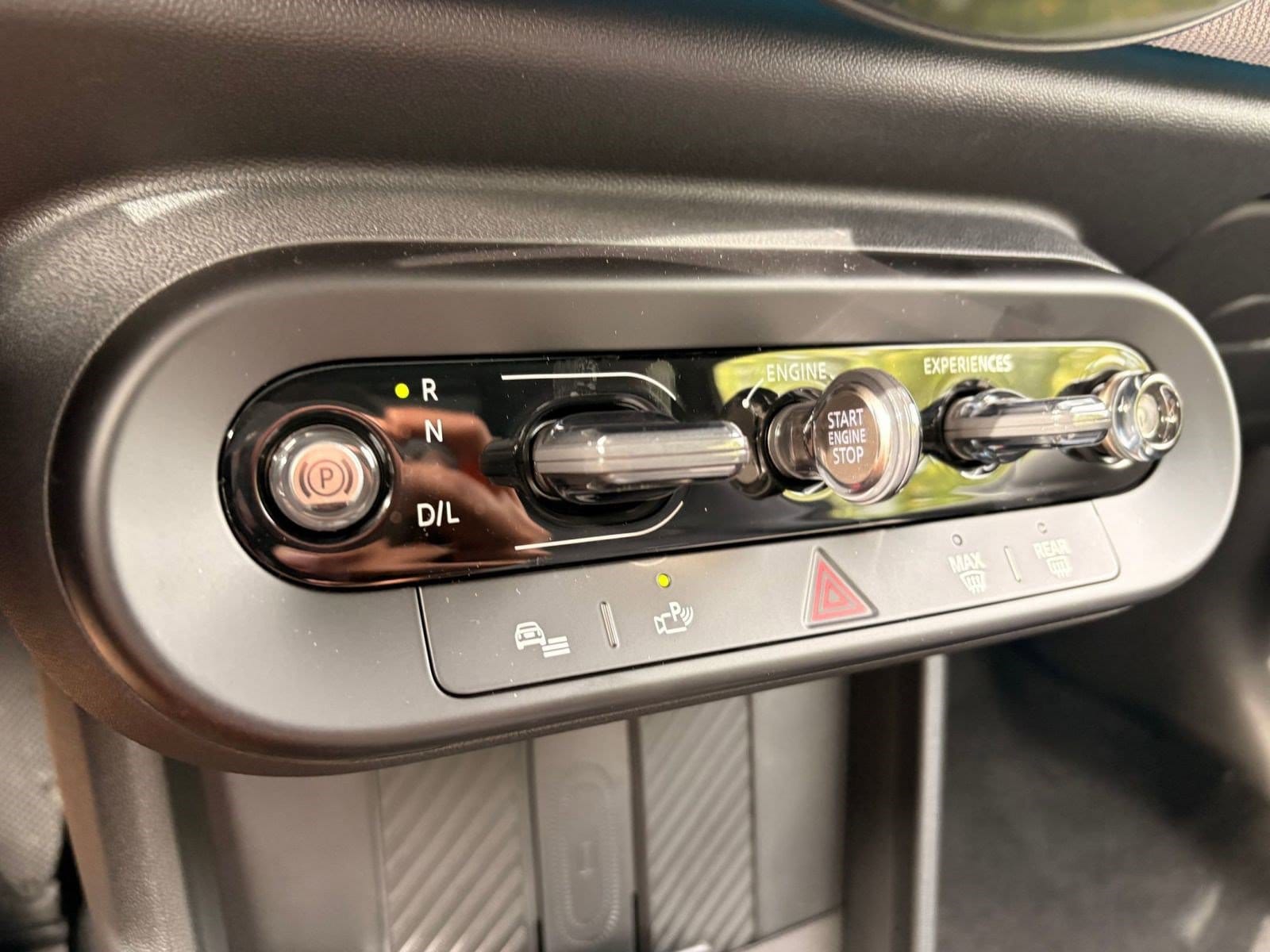 2026 MINI Hardtop 2 Door - Photo 17