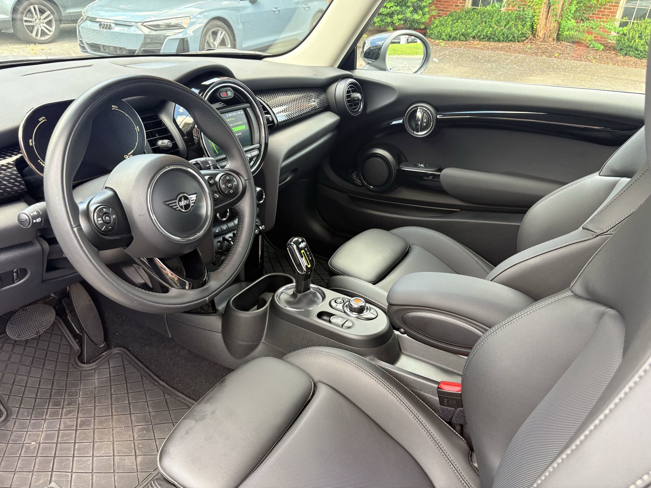 2021 Mini Cooper 2 Door Hardtop SE photo 3