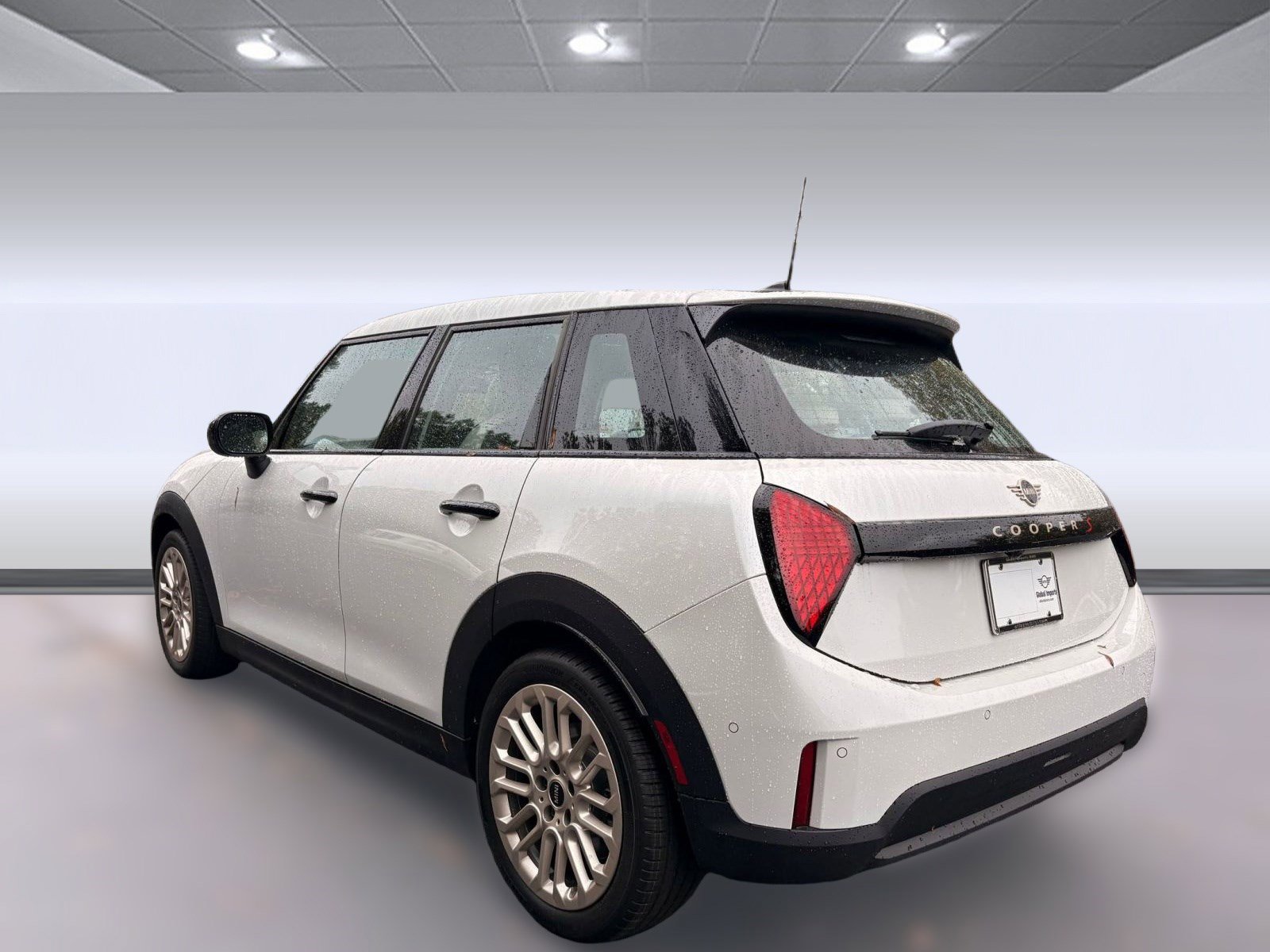 2025 Mini Cooper 4 Door Hardtop Signature photo 3