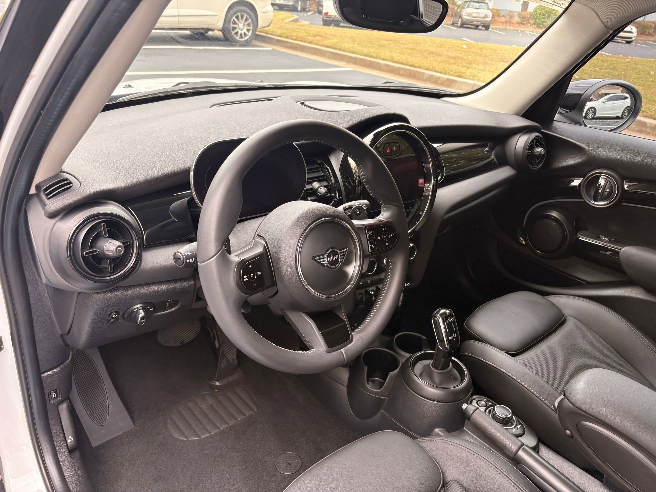2024 Mini Cooper 4 Door Hardtop S photo 3