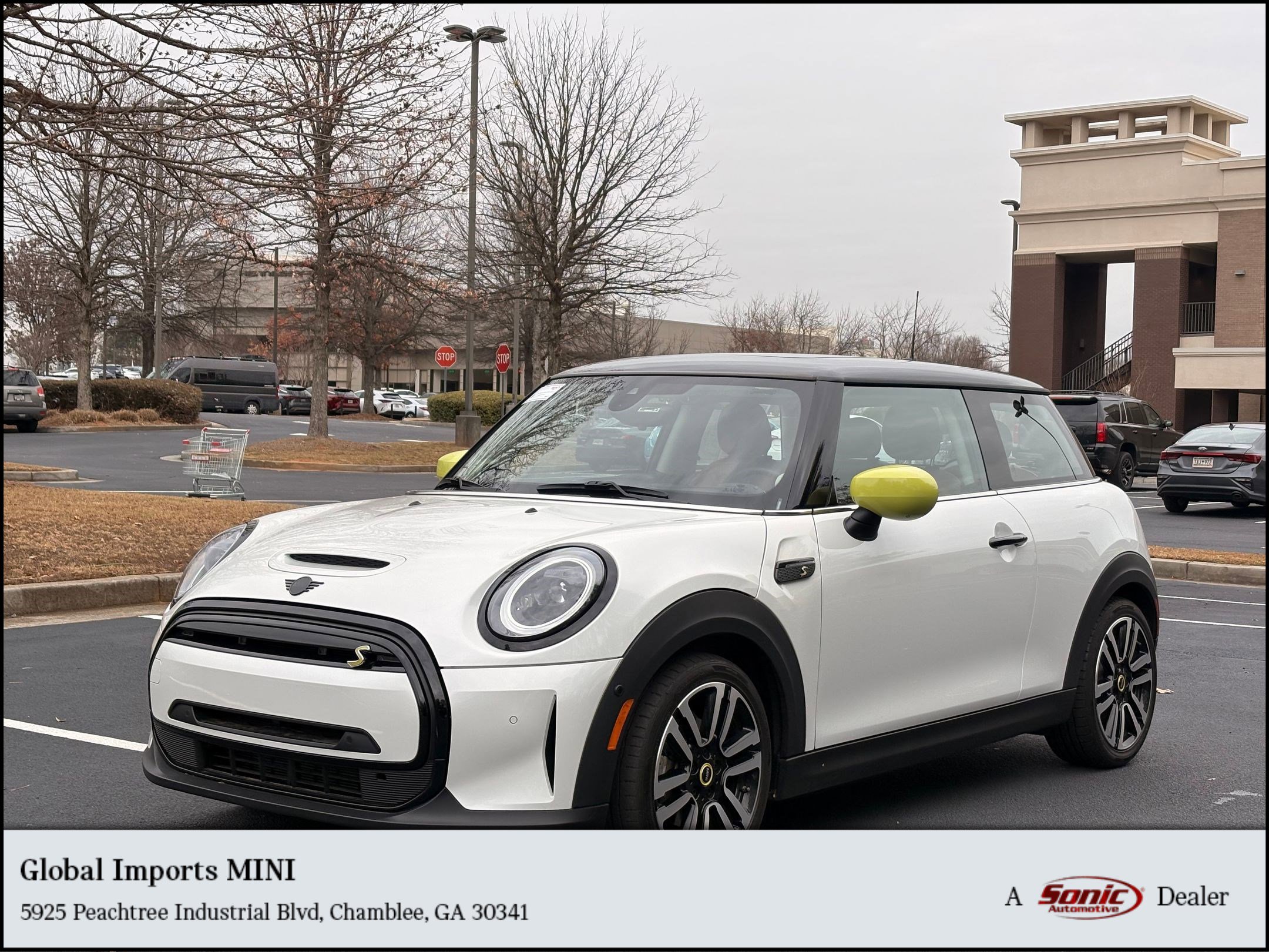 2024 MINI Hardtop 2 Door SE's photo