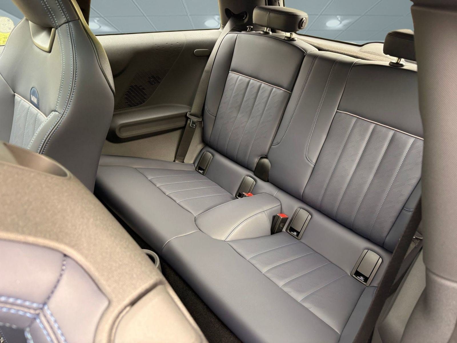 2026 MINI Hardtop 2 Door - Photo 24