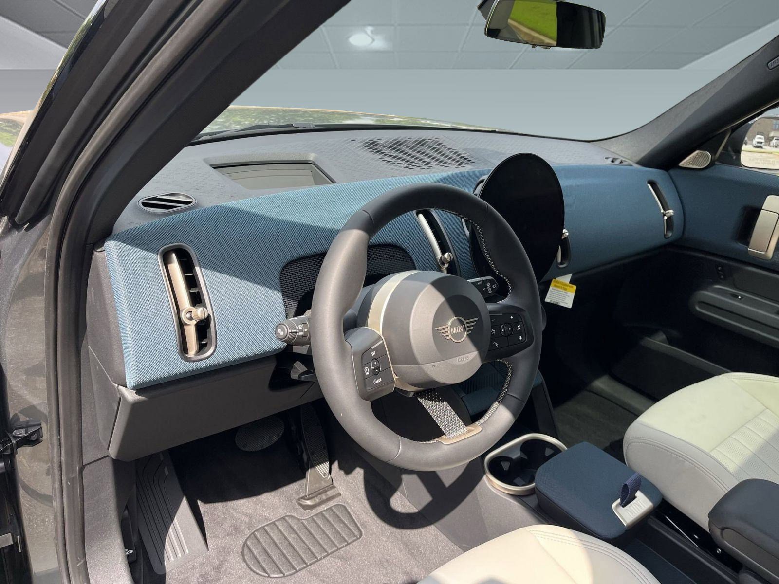 2025 Mini Countryman S ALL4 Iconic photo 4