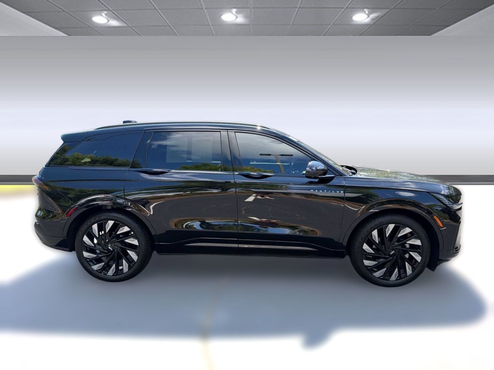 Nautilus Reserve SUV