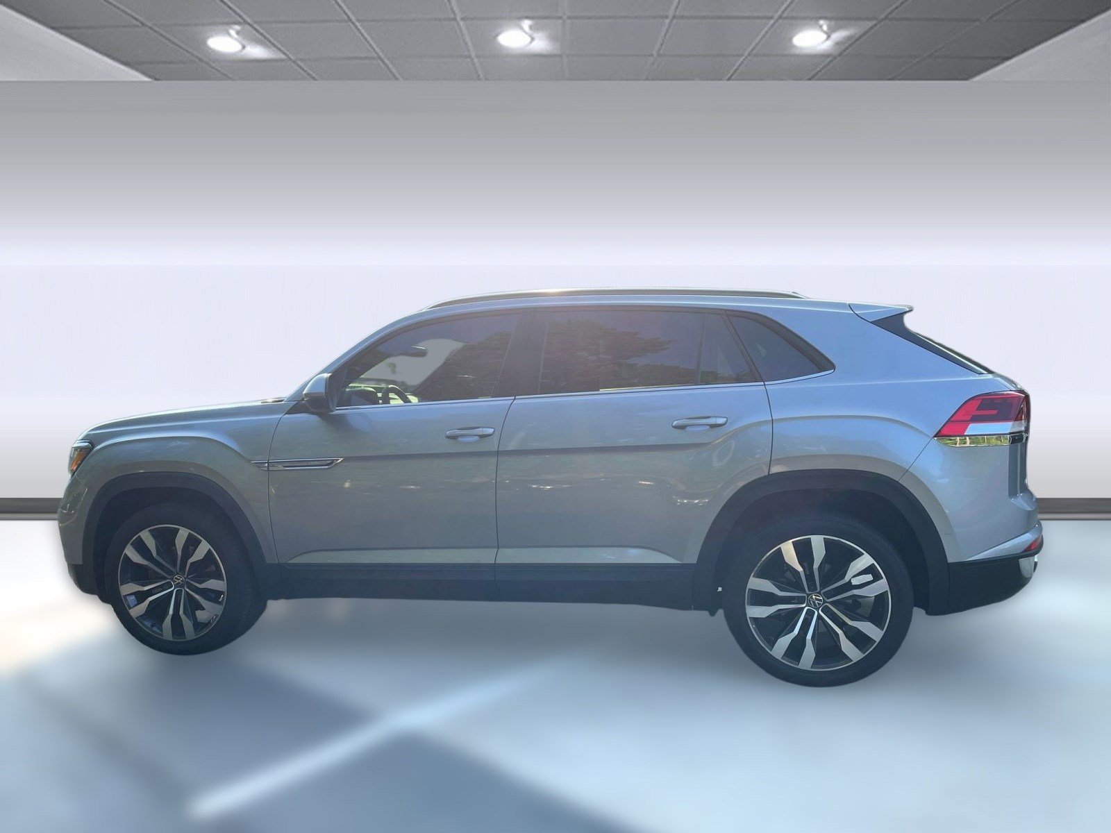 2021 Volkswagen Atlas Cross Sport photo 2