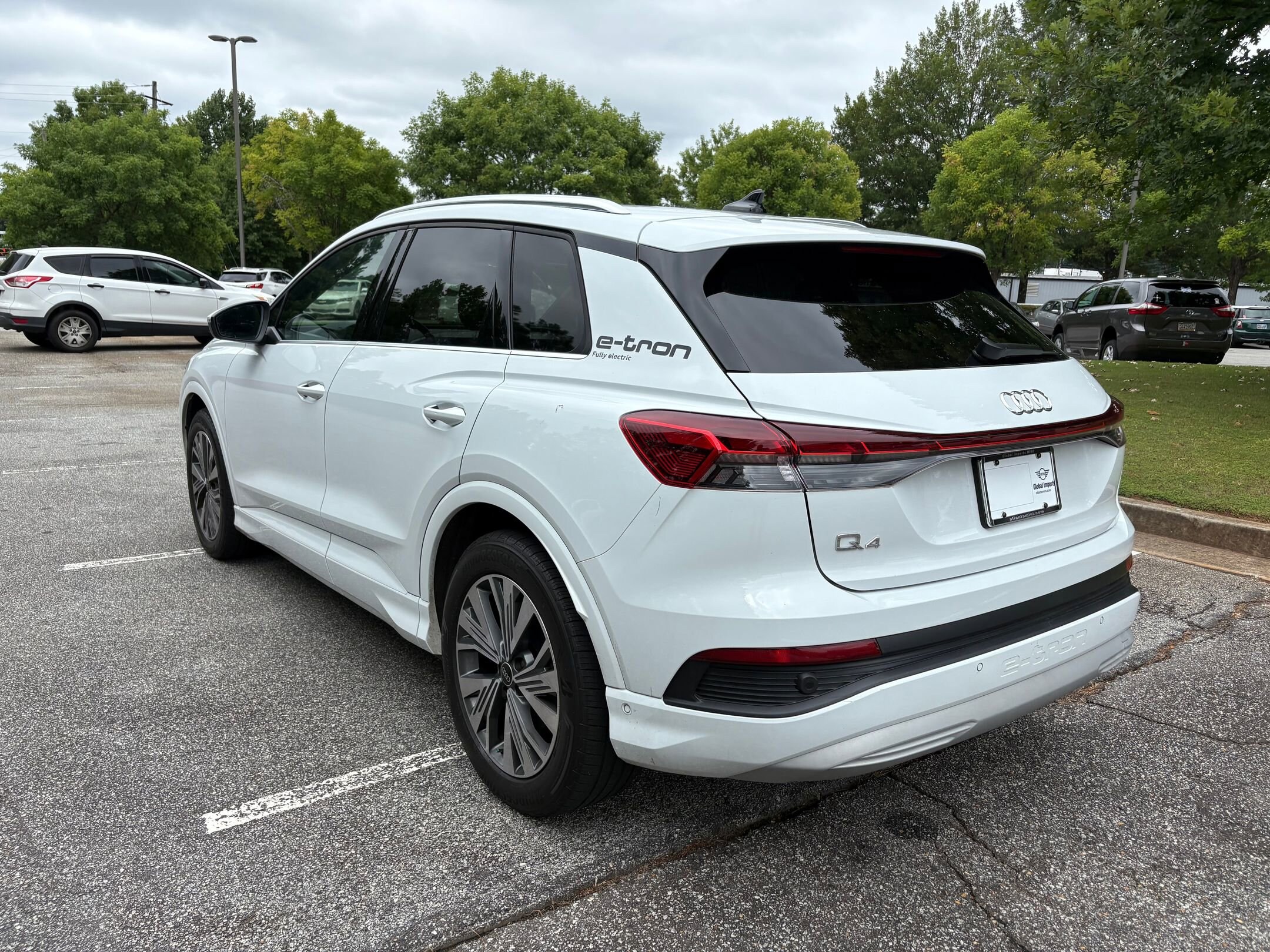 2024 Audi Q4 40 E-tron Premium Plus photo 2