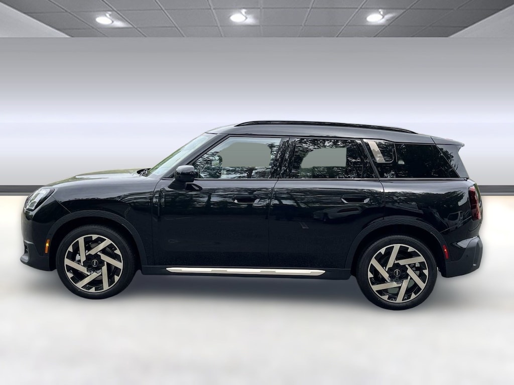 New 2025 MINI Countryman Iconic SUV